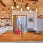 2br - A Of Character In The Village Core Apartament *