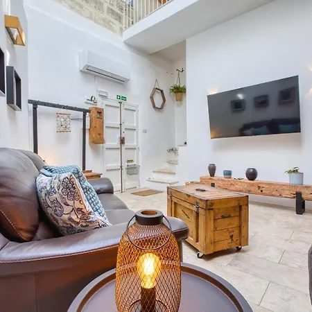 Apartman 2br - A Of Character In The Village Core