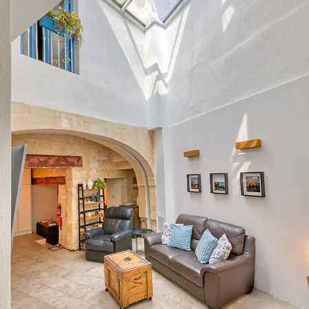 2br - A Of Character In The Village Core Gudja