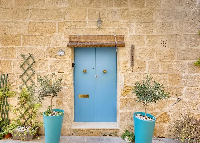 2br - A Of Character In The Village Core Gudja