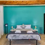 2br - A Of Character In The Village Core