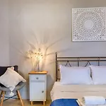 2br - A Of Character In The Village Core * Gudja
