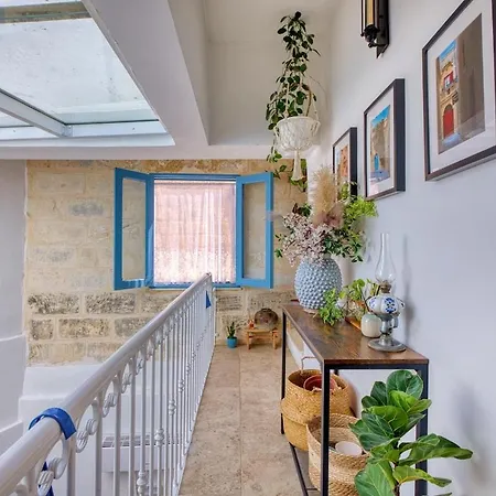 2br - A Of Character In The Village Core * Gudja