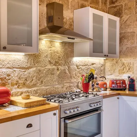Apartment 2br - A Of Character In The Village Core Gudja