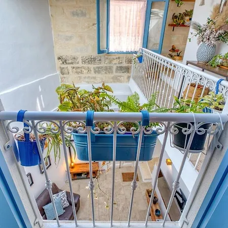 Apartment 2br - A Of Character In The Village Core