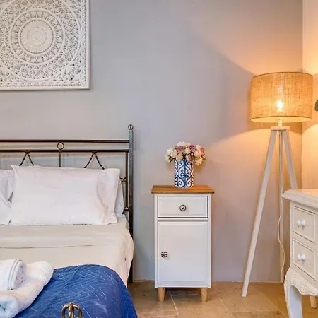 2br - A Of Character In The Village Core Apartment Gudja