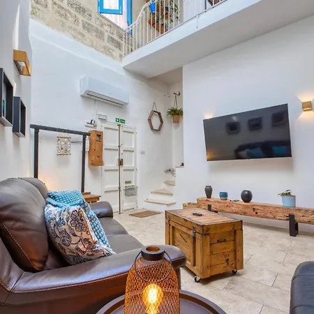 2br - A Of Character In The Village Core Apartment Gudja