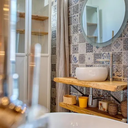2br - A Of Character In The Village Core Apartment Gudja