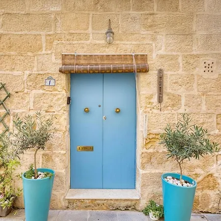 2br - A Of Character In The Village Core Gudja