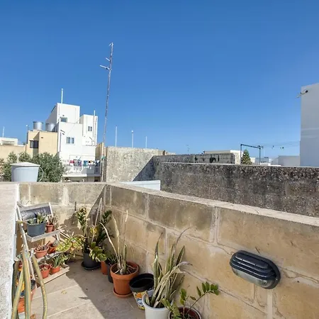 2br - A Of Character In The Village Core *