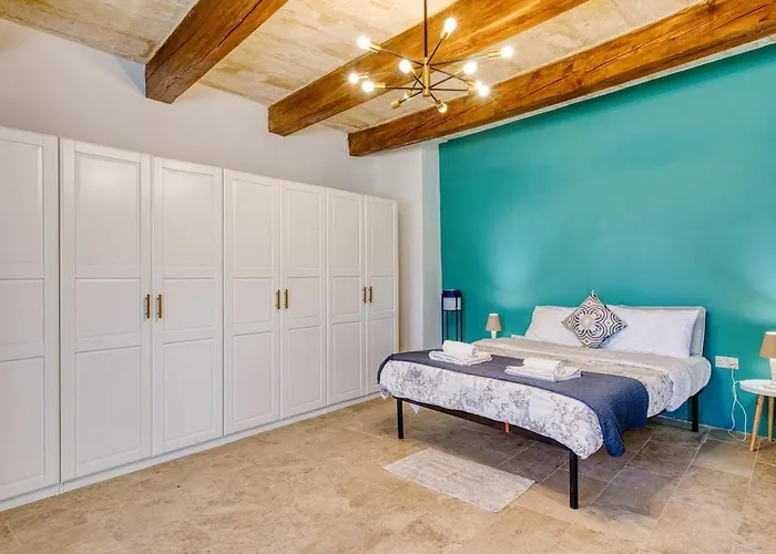 Appartamento 2br - A Of Character In The Village Core