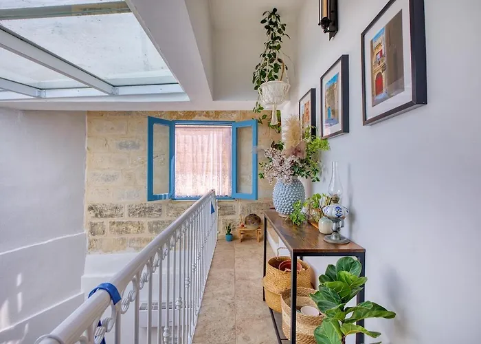 2br - A Of Character In The Village Core * Gudja