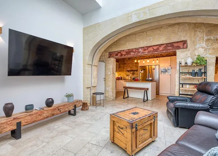 2br - A Of Character In The Village Core Appartamento Gudja