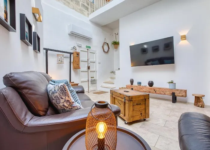 Appartamento 2br - A Of Character In The Village Core