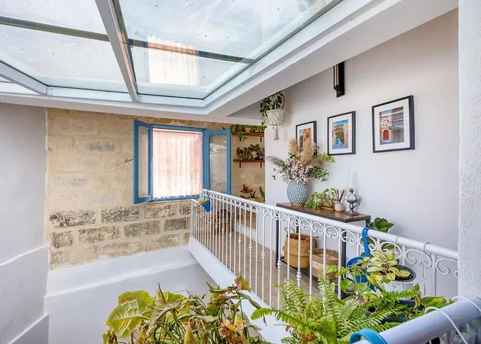 2br - A Of Character In The Village Core Appartamento