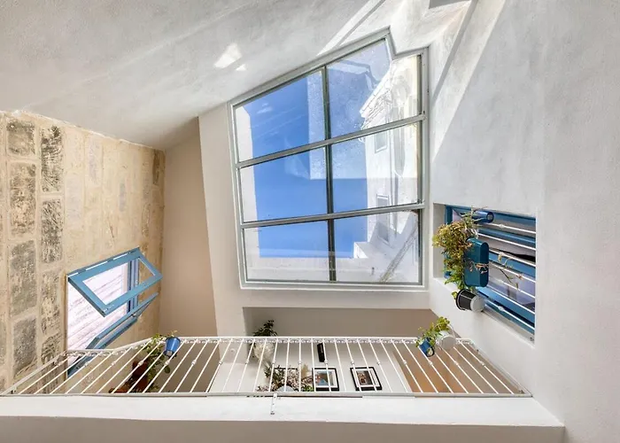 Appartamento 2br - A Of Character In The Village Core *